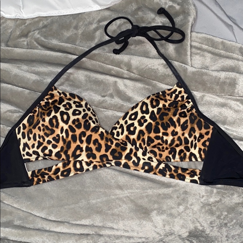 PINK Victoria’s Secret Leopard Print Bikini Top
